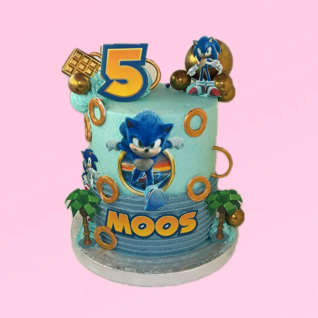 Deze choco, vanille en @oreo.nederland @sonicthehedgehog taart voor Moos!
💙