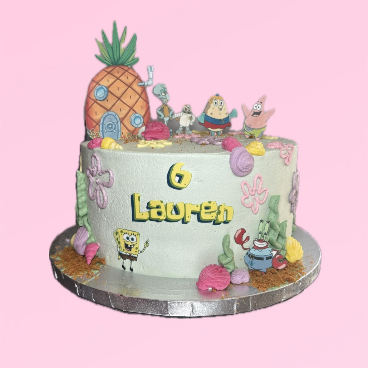 Een @spongebob taart gevuld met @oreo en aardbeitjes voor Lauren!
Gefeliciteerd 💛